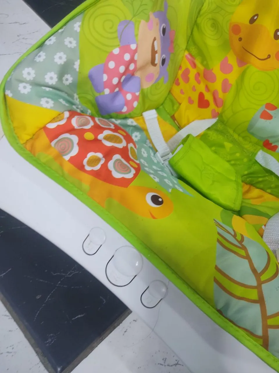 Cadeirinha de Balanço Infantil com Brinquedos