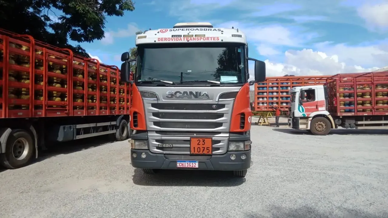 *Oportunidade de Negócios: Transportadora com Caminhões fretes e com rentabilidade*