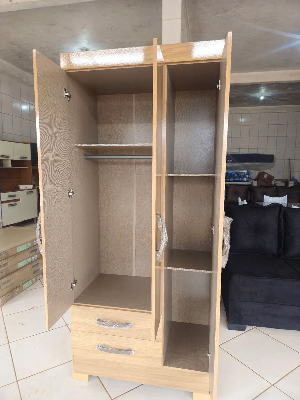 Guarda-Roupa 3 Portas com Gavetas - Novo - Foto 2