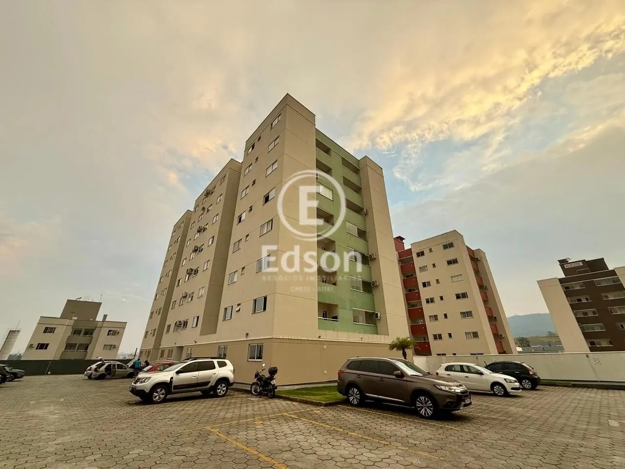 Apartamento à venda em Biguaçu - Jardim Janaína | 2 quartos, sacada e vaga de garagem!