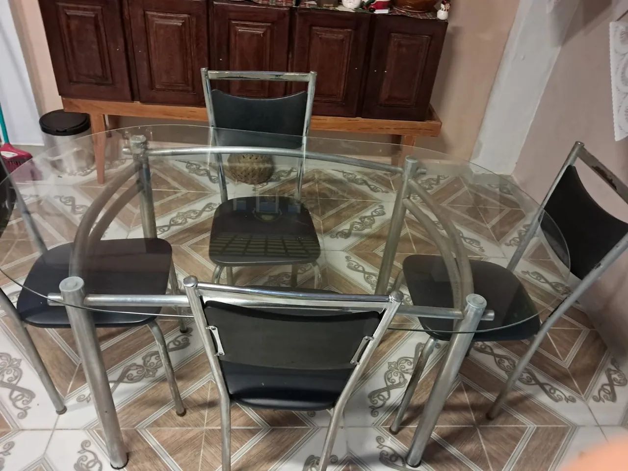Mesa de jantar com tampo de vidro - Foto 2