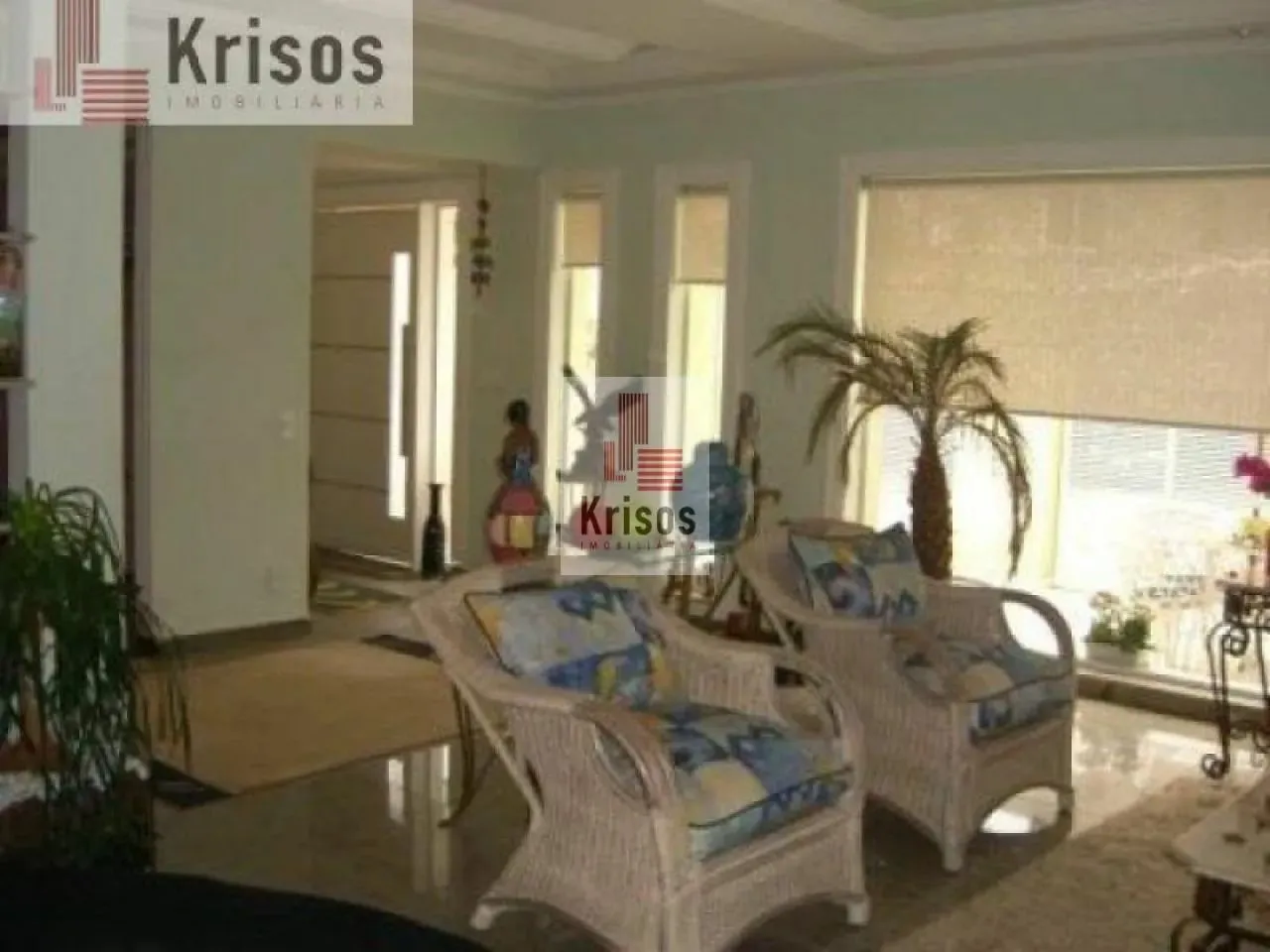 ótimo sobrado com piscina bem localizado