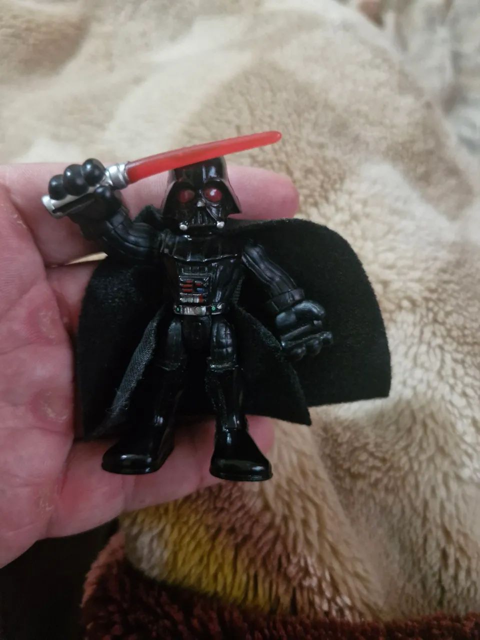 Action Figure Darth Vader - Colecionável Playskool Hasbro - 7cm - Foto 4