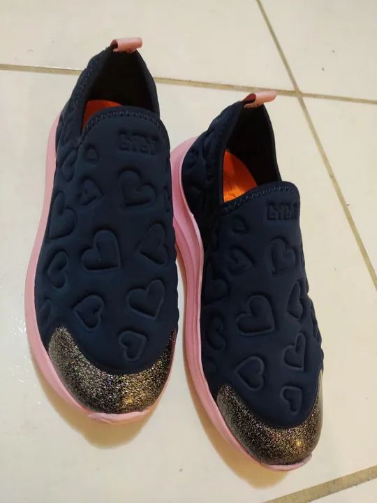 Tênis da Bibi número 33