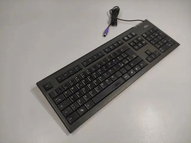 TECLADO PS2 CLONE/4TECH (Marcas de primeira linha) PRETO/CINZA 