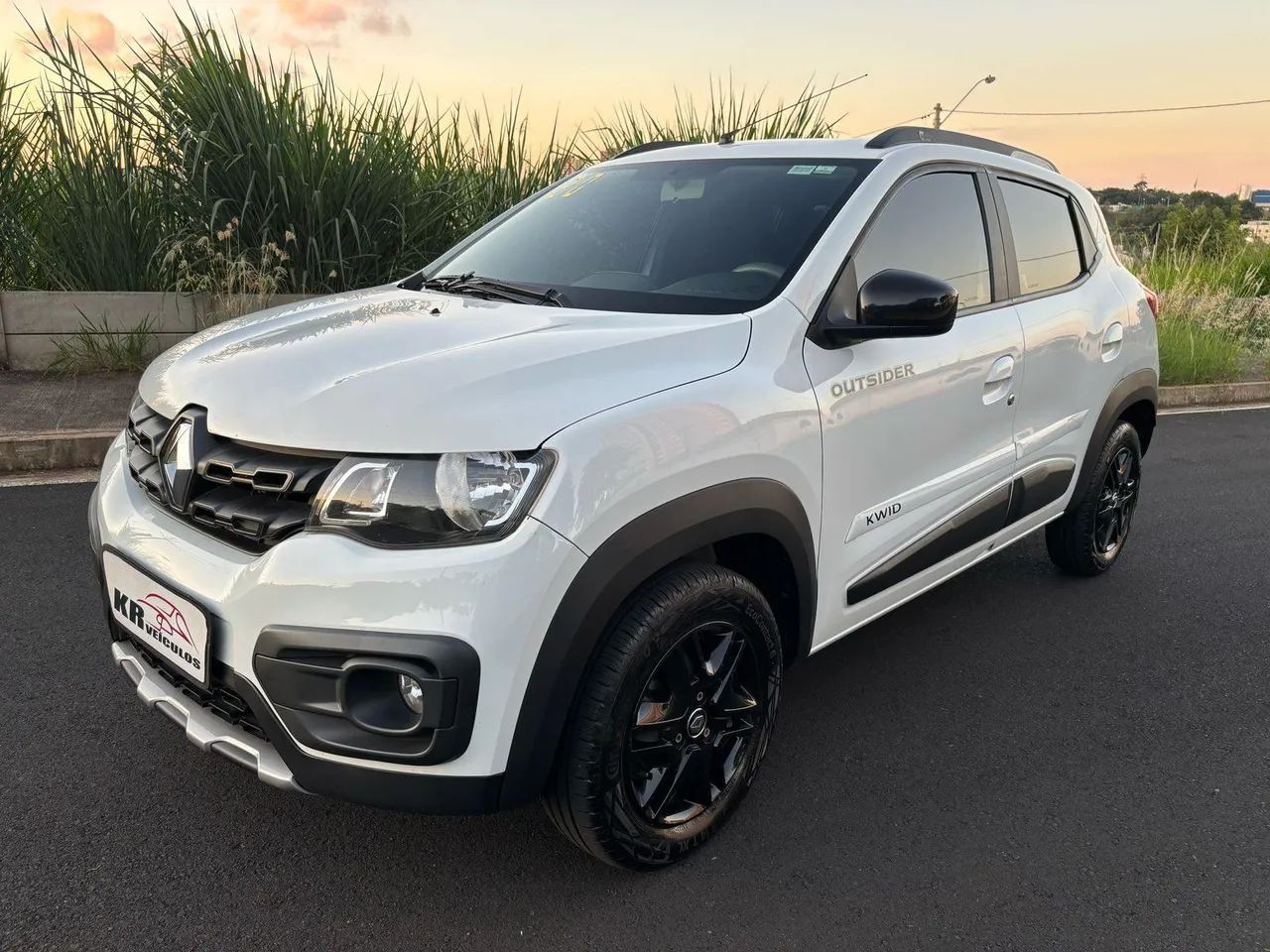 KWID OUTSID 10MT 2020 BRANCA 2019/2020 - Foto 3