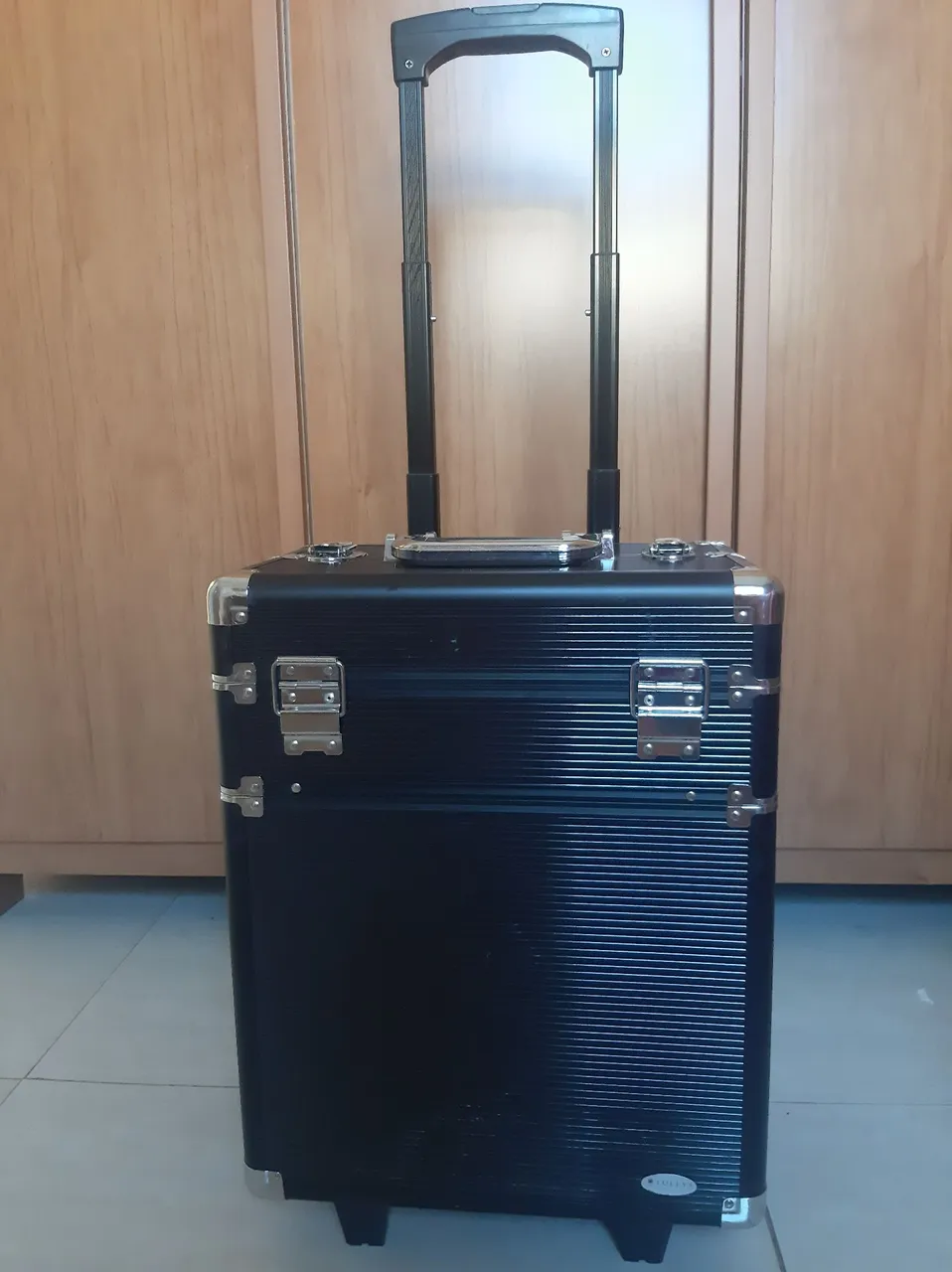 Maleta de maquiagem profissional com rodinhas