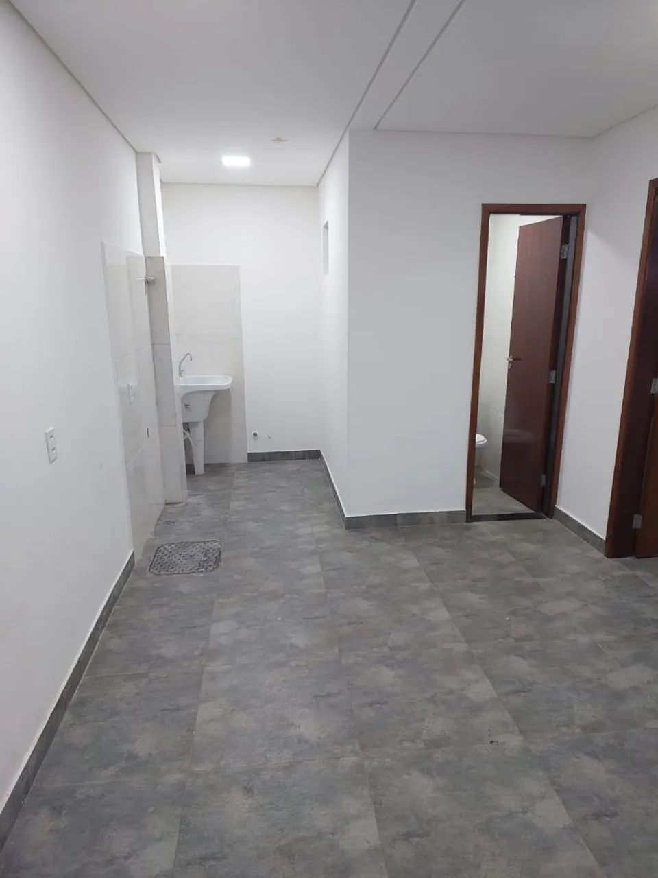 Casa 1 quarto R$ 750,00 Recém Reforma 