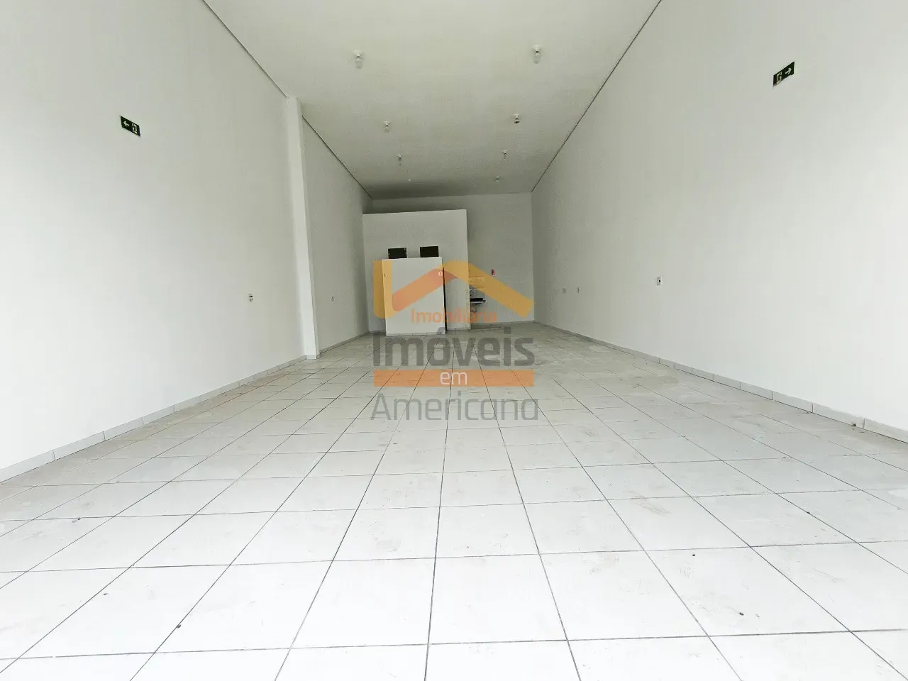 Salão Comercial para Locação em Santa Bárbara D'oeste-SP, no Jardim Dona Regina - 2 banhei