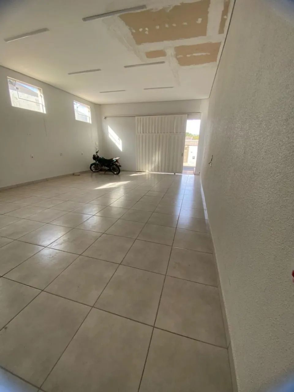 Casa com salão  comercial   - Foto 2