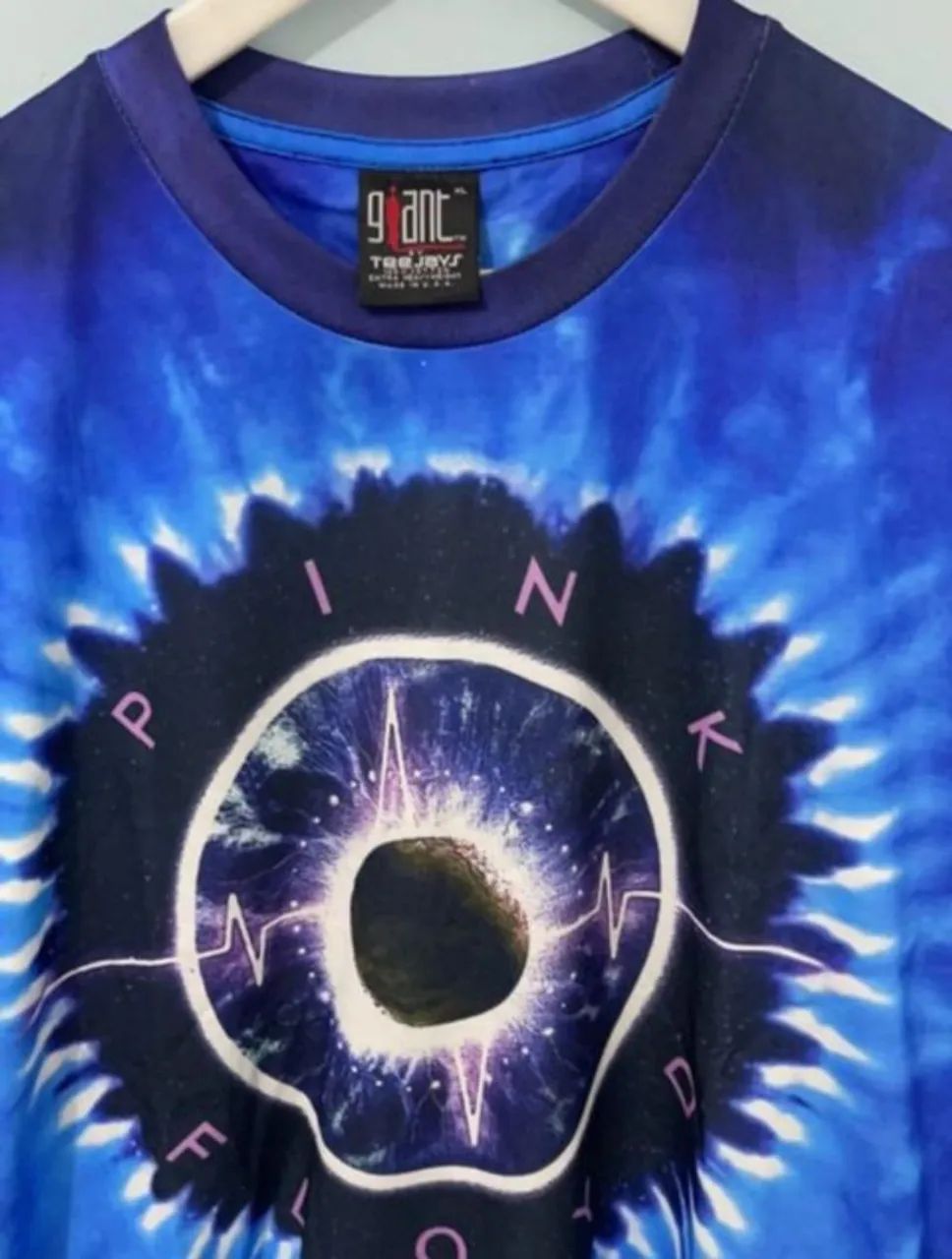 Camiseta Pink Floyd - Estilo Tie Dye Musical - Foto 4
