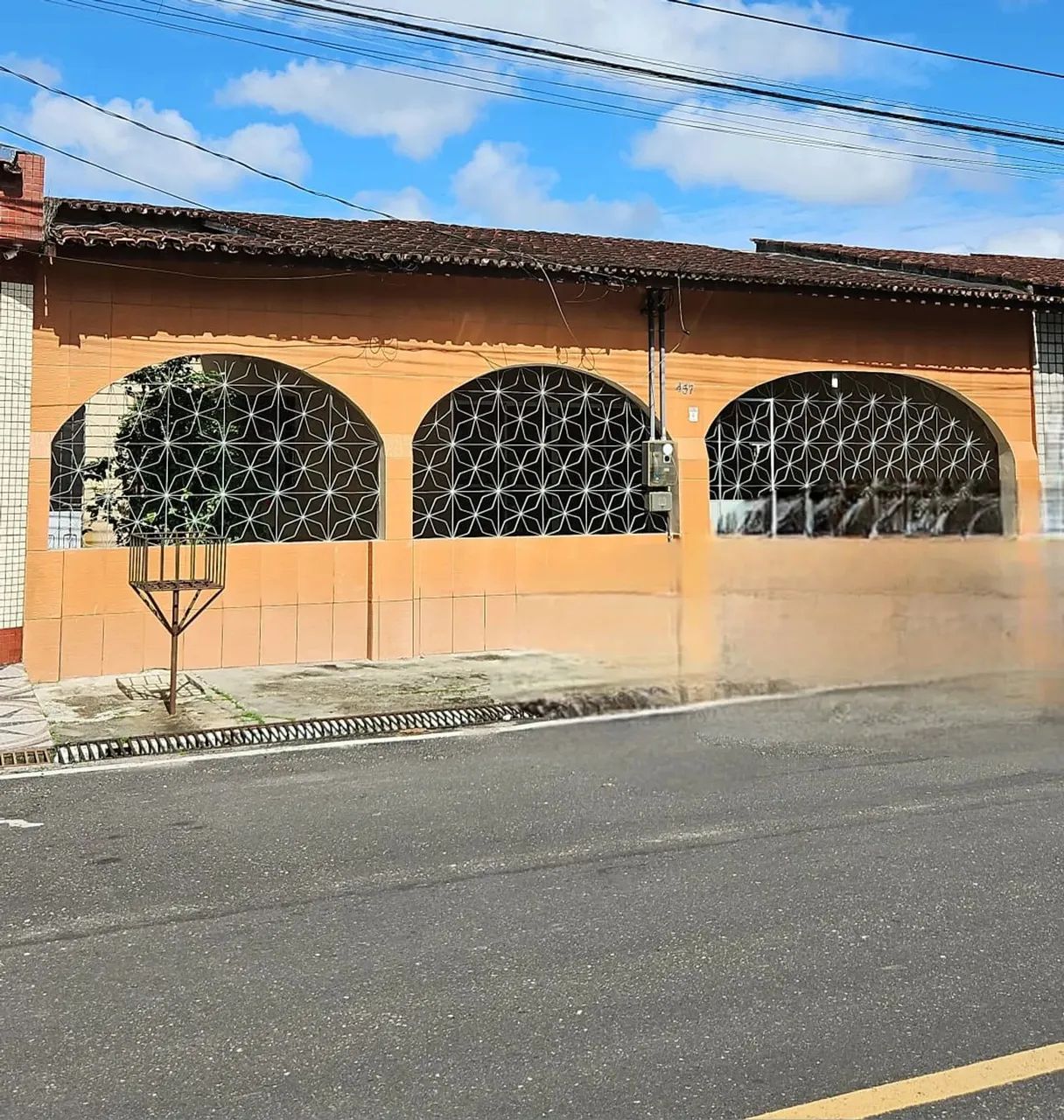 Imóvel para venda possui 260 metros quadrados com 6 quartos em Marambaia - Belém - PA