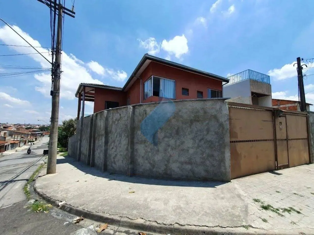 Sobrado com piscina à venda no Jardim Santo Amaro - Sorocaba - SP
