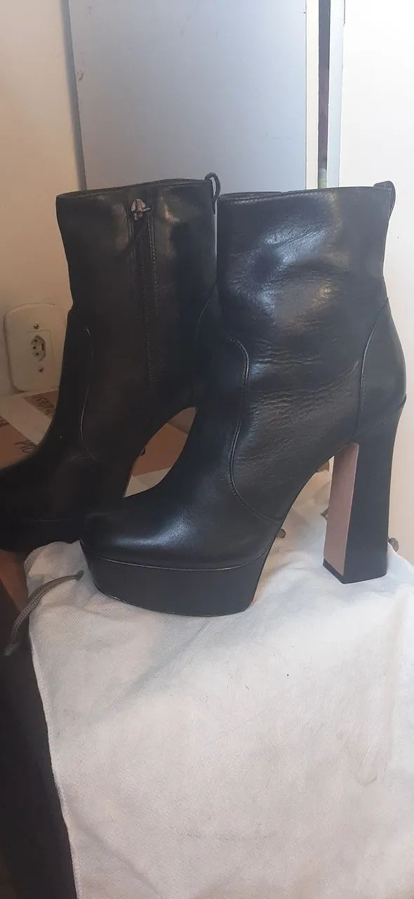Bota salto alto 