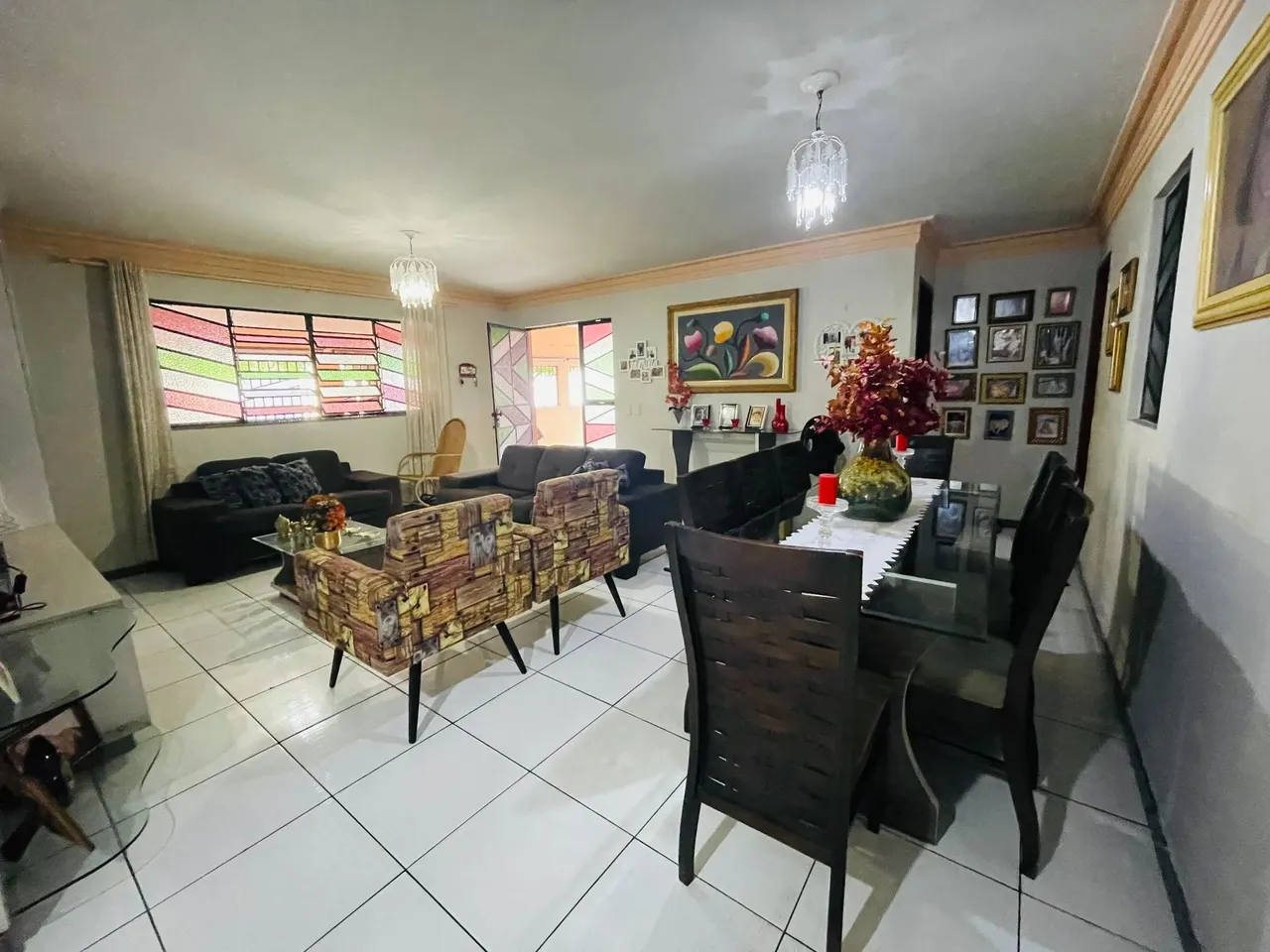 Excelente casa no Monte Castelo com 249m², 3 suítes, escritório, DCE e garagem para 3 carr