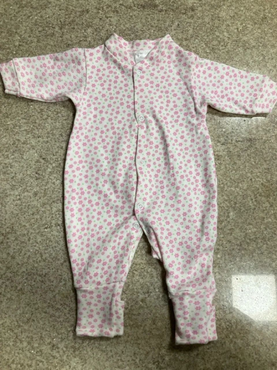 Macacão de bebê floral