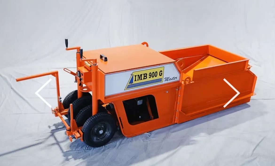 Vendo Extrusora de Concreto IMB 900 G Master com 4 formas 