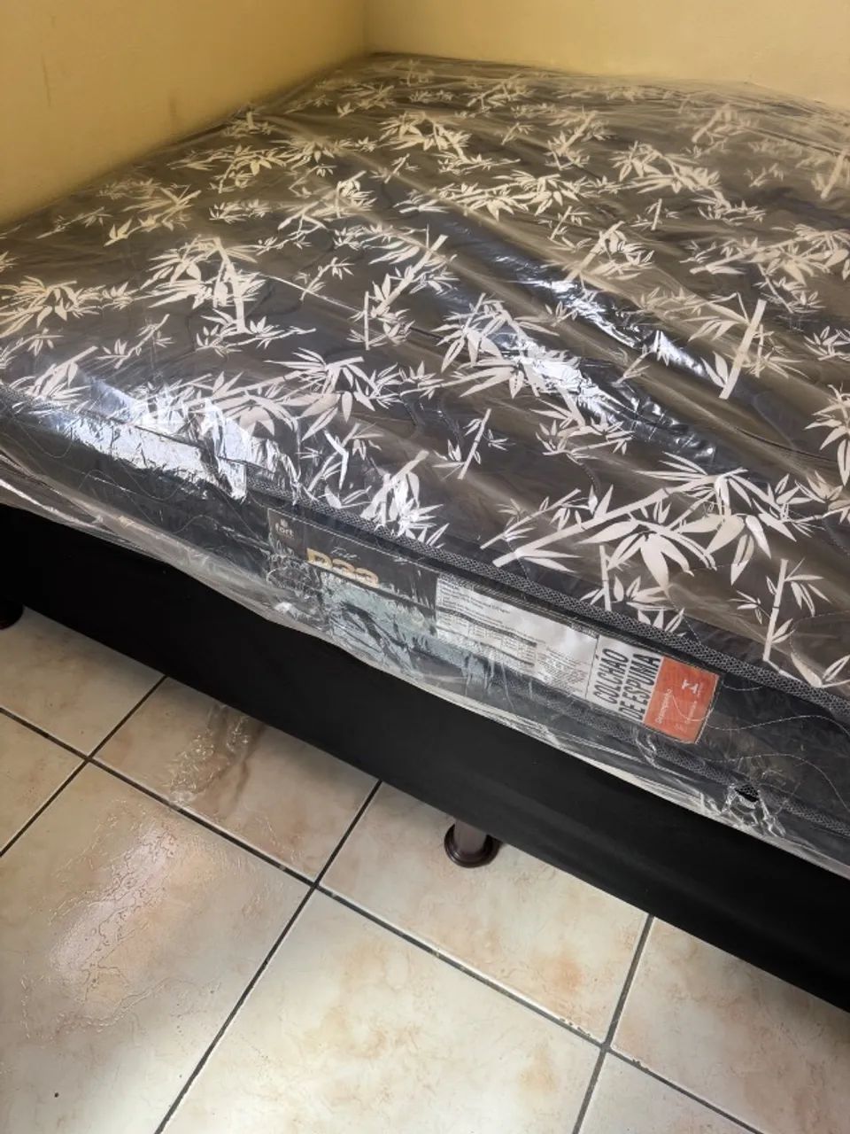CAMA COM COLCHÃO D33 SELADO BOX NOVO - Foto 3