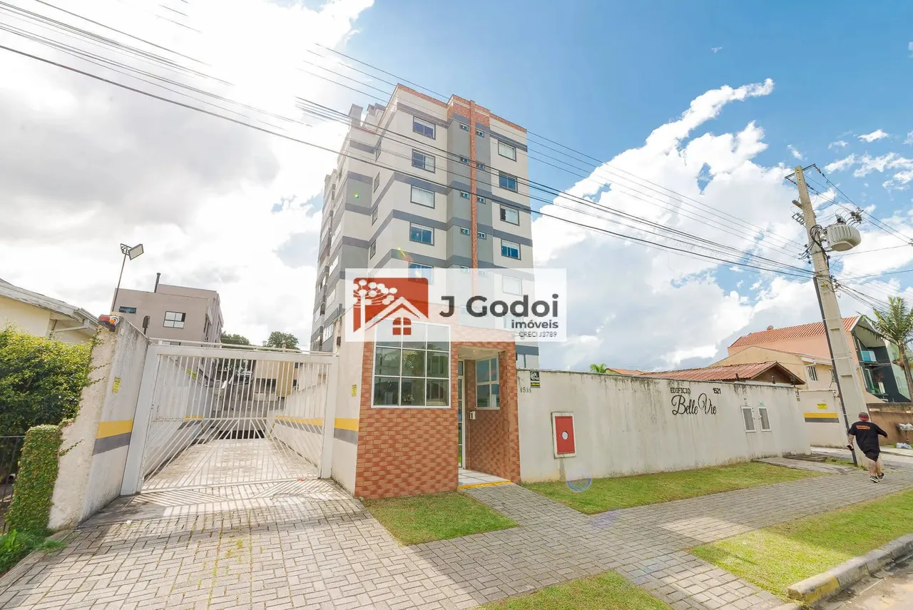 IMPECÁVEL APARTAMENTO - BOA VISTA - SEMIMOBILIADO - DUAS VAGAS PARA VEÍCULO