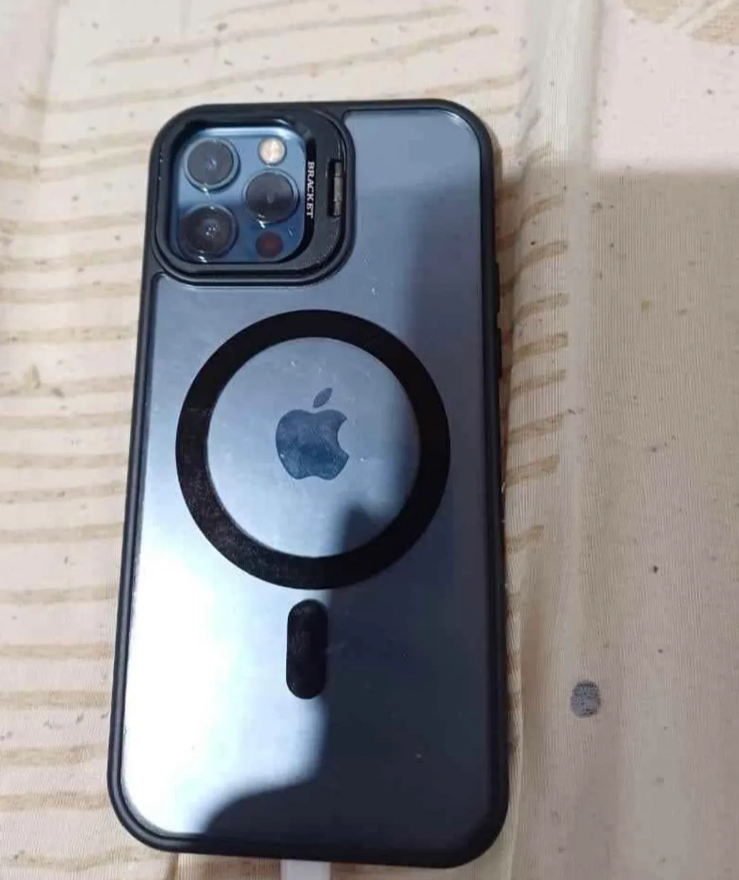 iPhone 12 Pro R$ 2.200