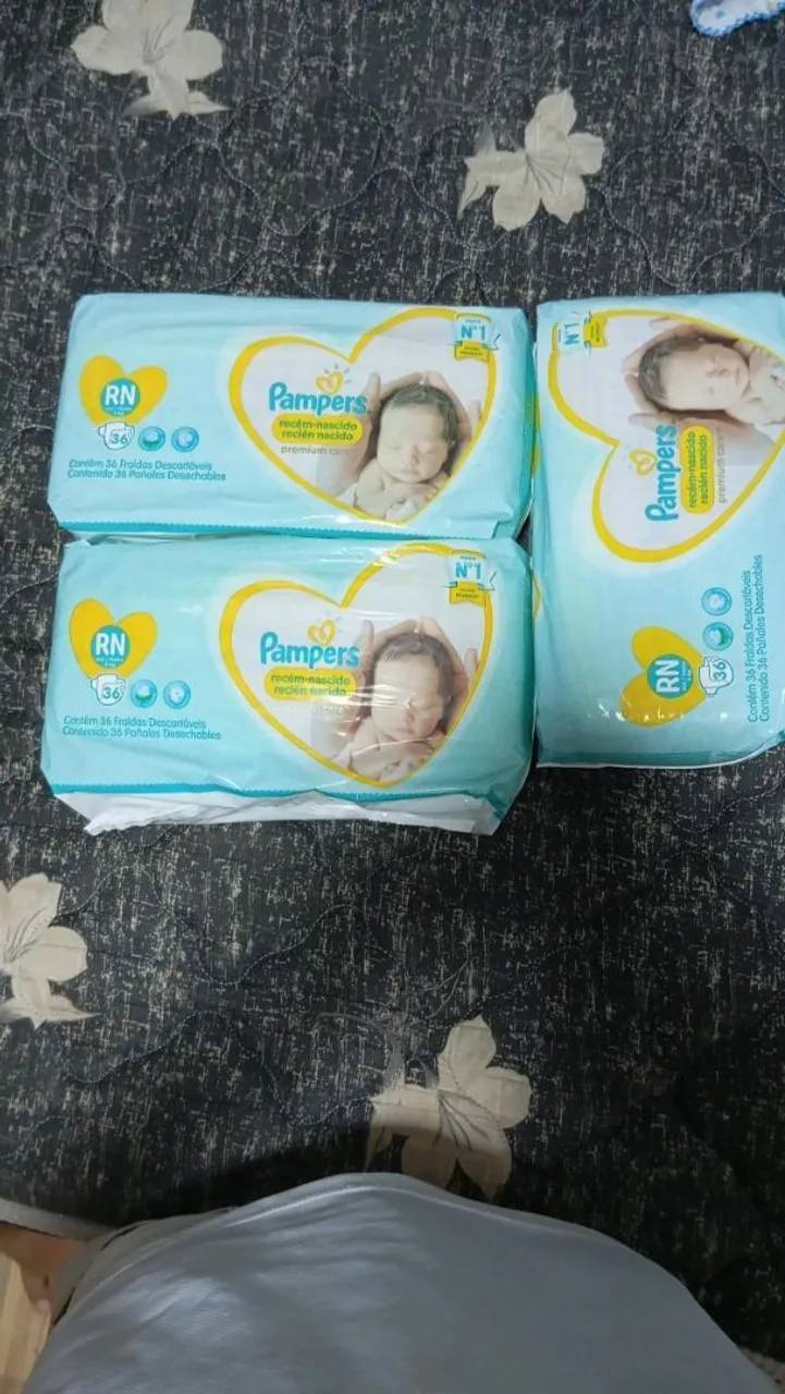 Fraldas Pampers RN - Recém-nascido - 3 pacotes