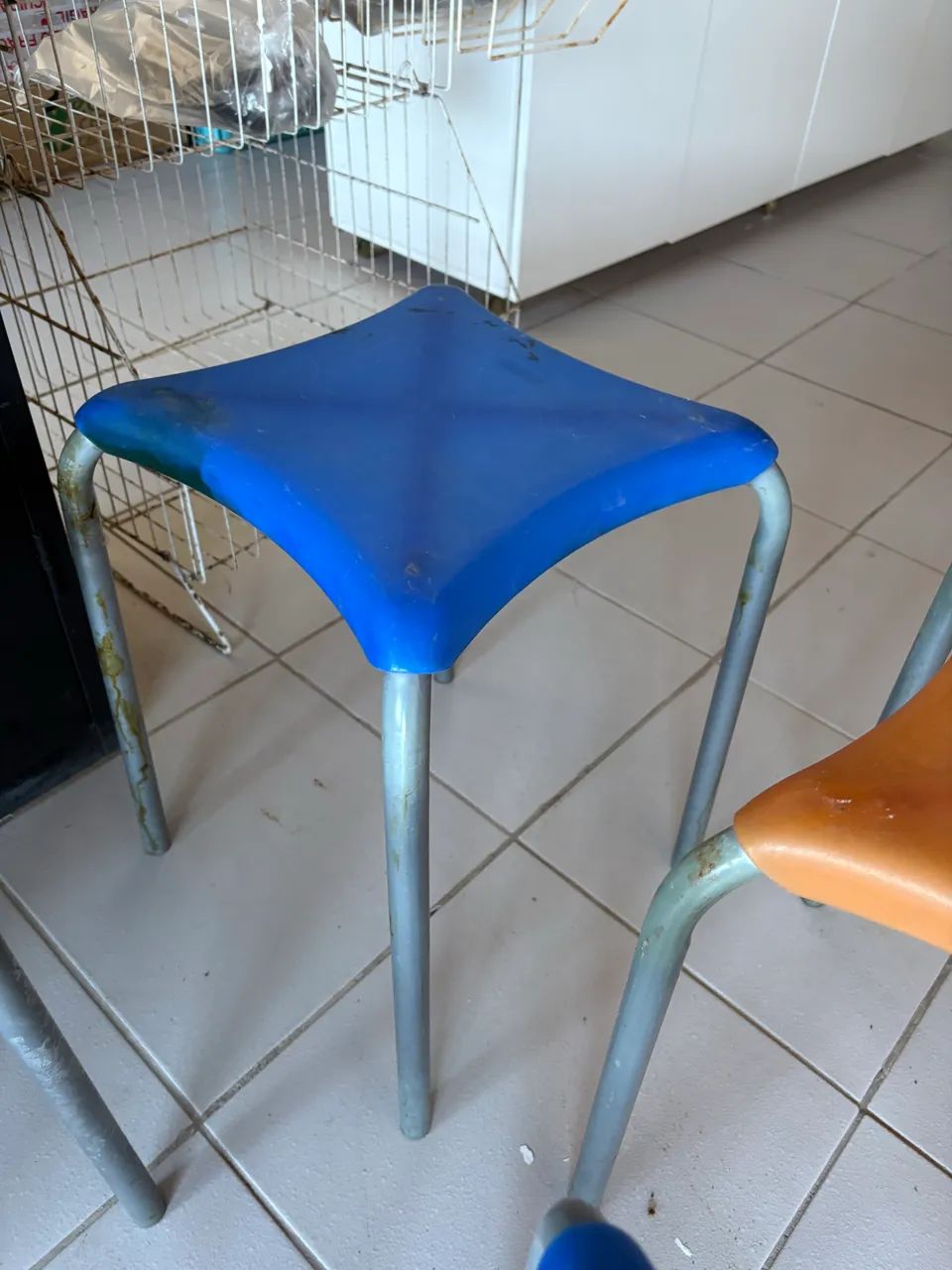 Banco metal com tampo de plástico-49,99 cada - Foto 2