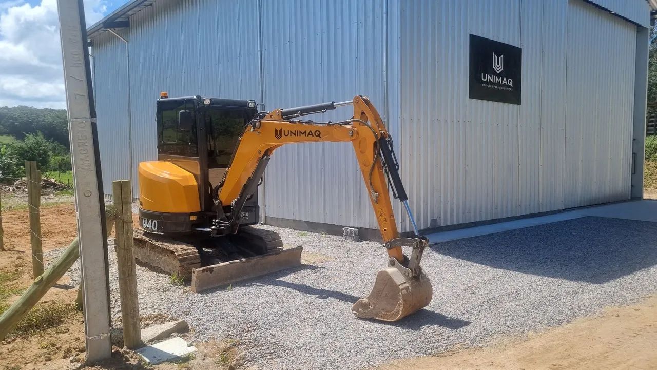 Mini  Escavadeira Hidraulica LTMG40 com 400 horas - Foto 5