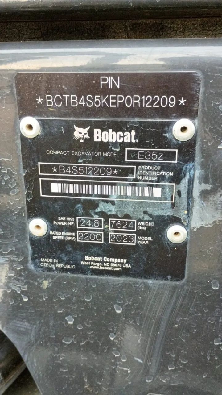 mini escavadeira bobcat modelo E35 com 360 horas de uso  - Foto 5