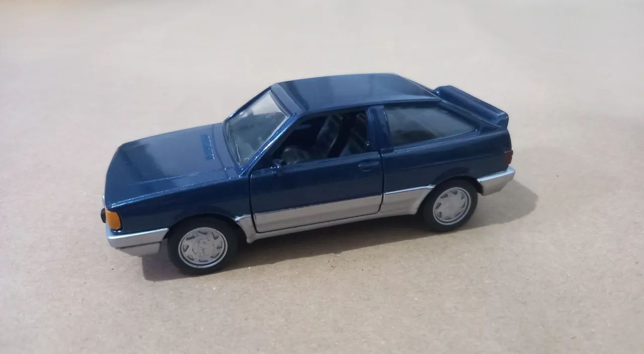 Miniatura VW Gol GTI     1/43