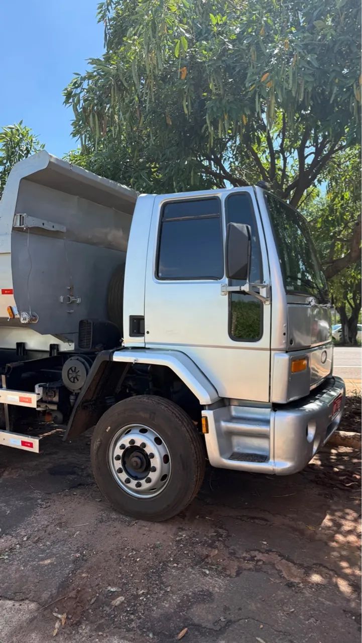 Vendo Cargo 2422 6x2 2010 - Foto 5