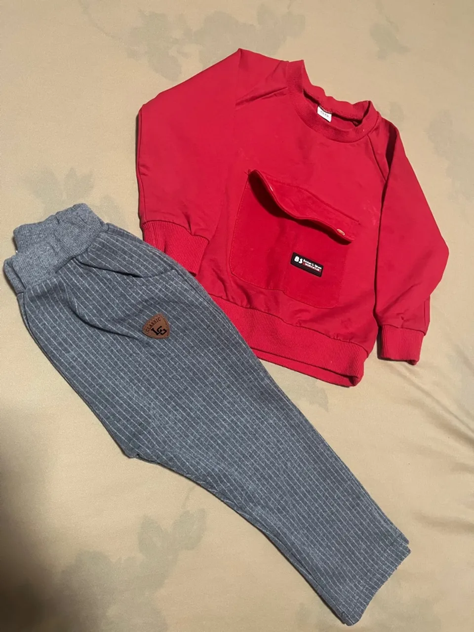 Roupas e calçados infantis