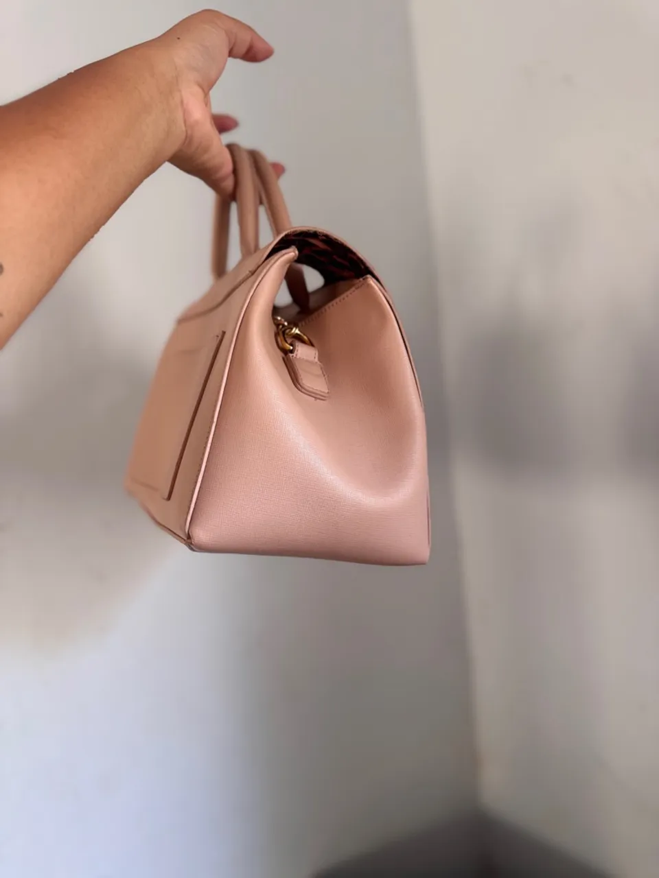 Bolsa de mão rosa nude