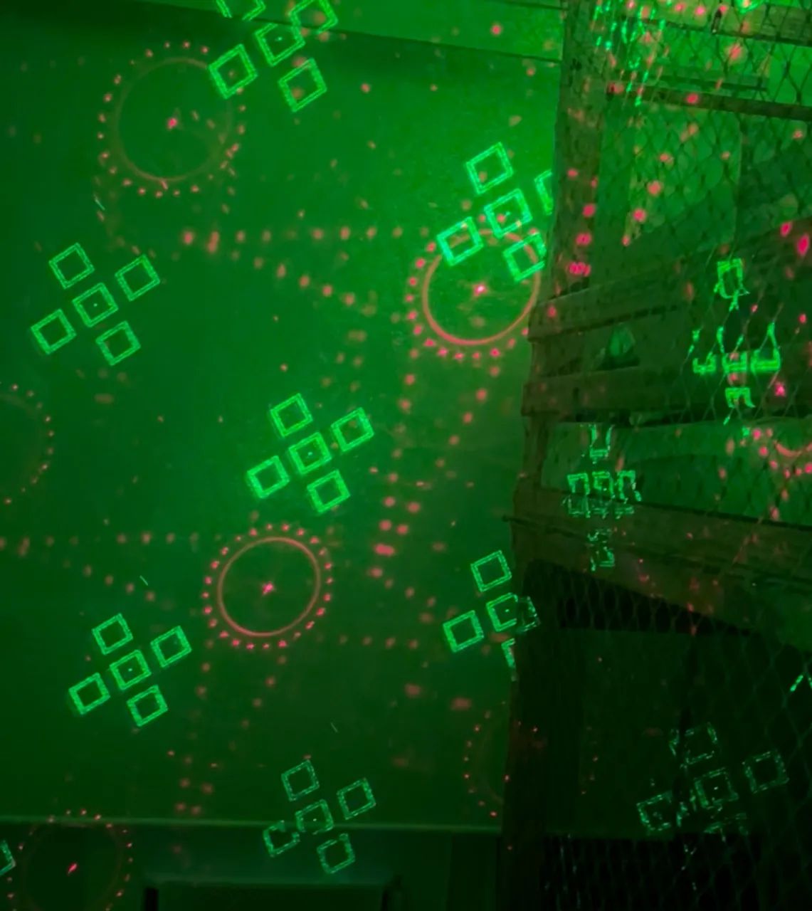 Projetor Laser festa Strobo com 129 padrões bivolt - Foto 3