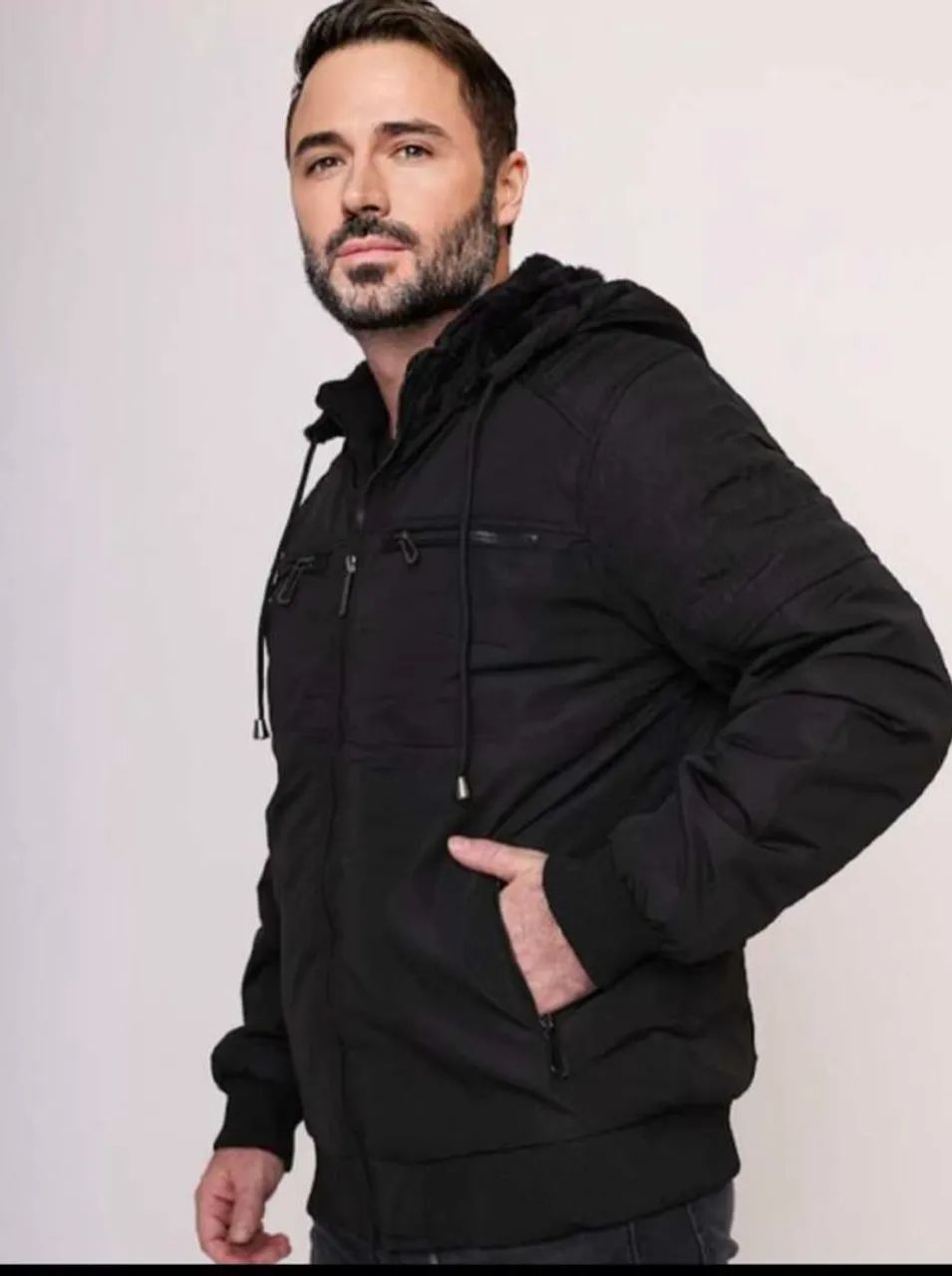 Jaqueta Bomber Masculina Preta com Capuz - Foto 2