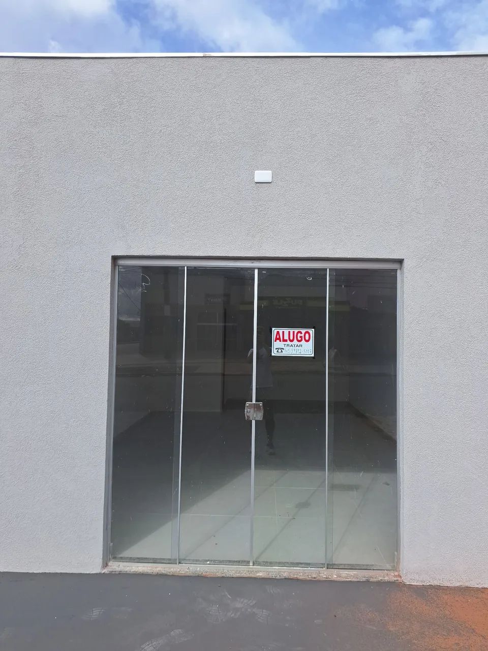 Alugo Salas Comerciais Novas Com Lavabo, prep.A/C e Vagas - Foto 2