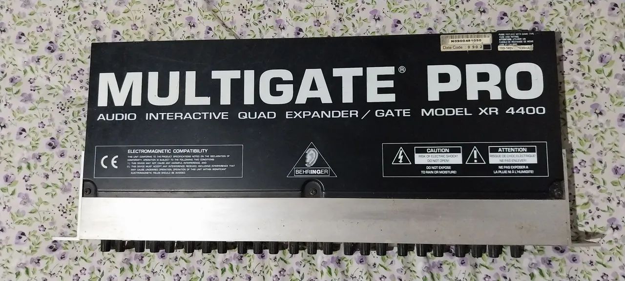 Behringer Multigate Pro XR4400 - Equipamento de Áudio/ESTÚDIO E