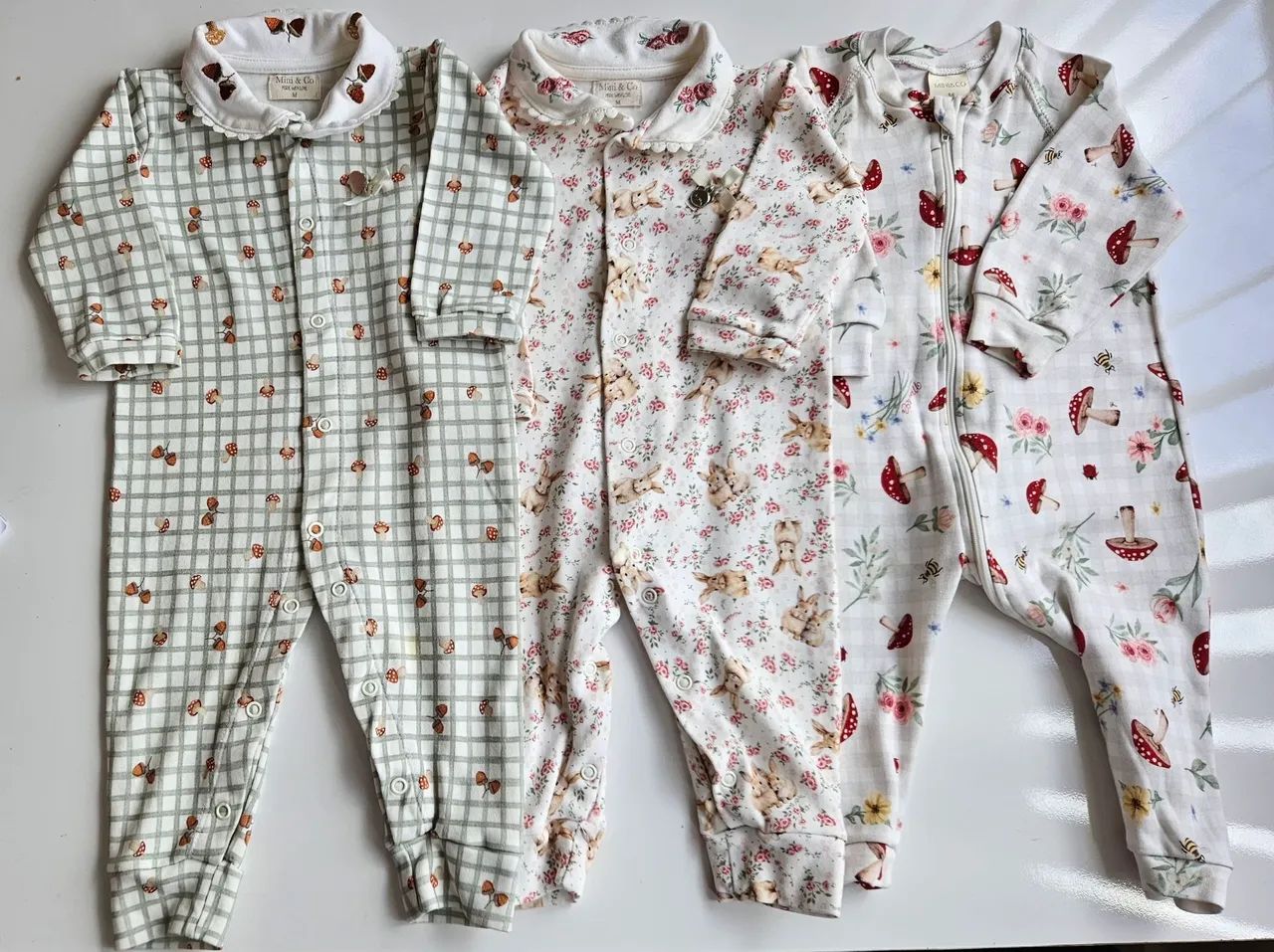 Macacões de bebê estampados - Mini & Co