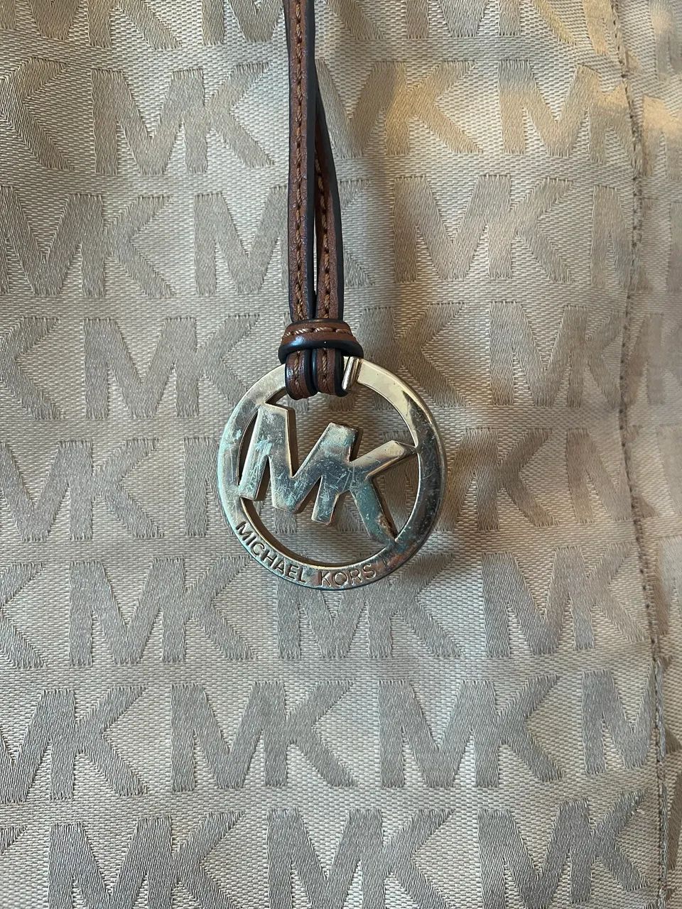 bolsa michael michael kors jet set north south monograma - Foto 2