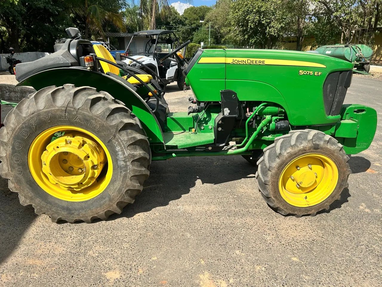 Trator John Deere em ótimo estado - Foto 3