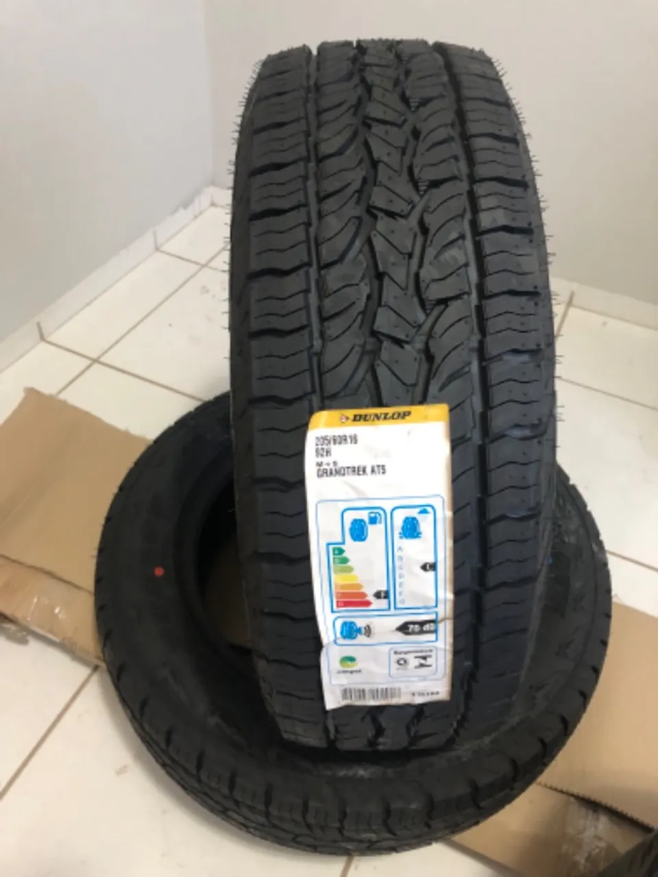 02 Pneus Zero, Dunlop GrandTrek AT5 92H medida 205/60/R16 só R$ 1.100,00 cont *