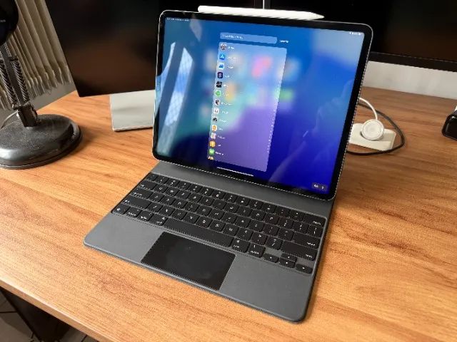 iPad Pro M1 12,9 256GB + Apple Pencil + Teclado Original - Tablets