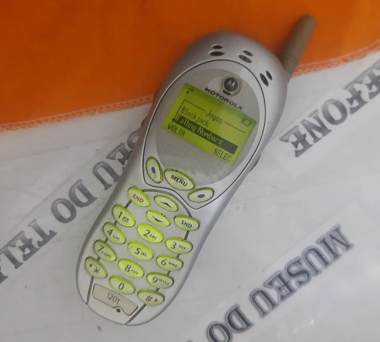 Motorola 120T celular antigo RELIQUIA coleção  - Foto 6