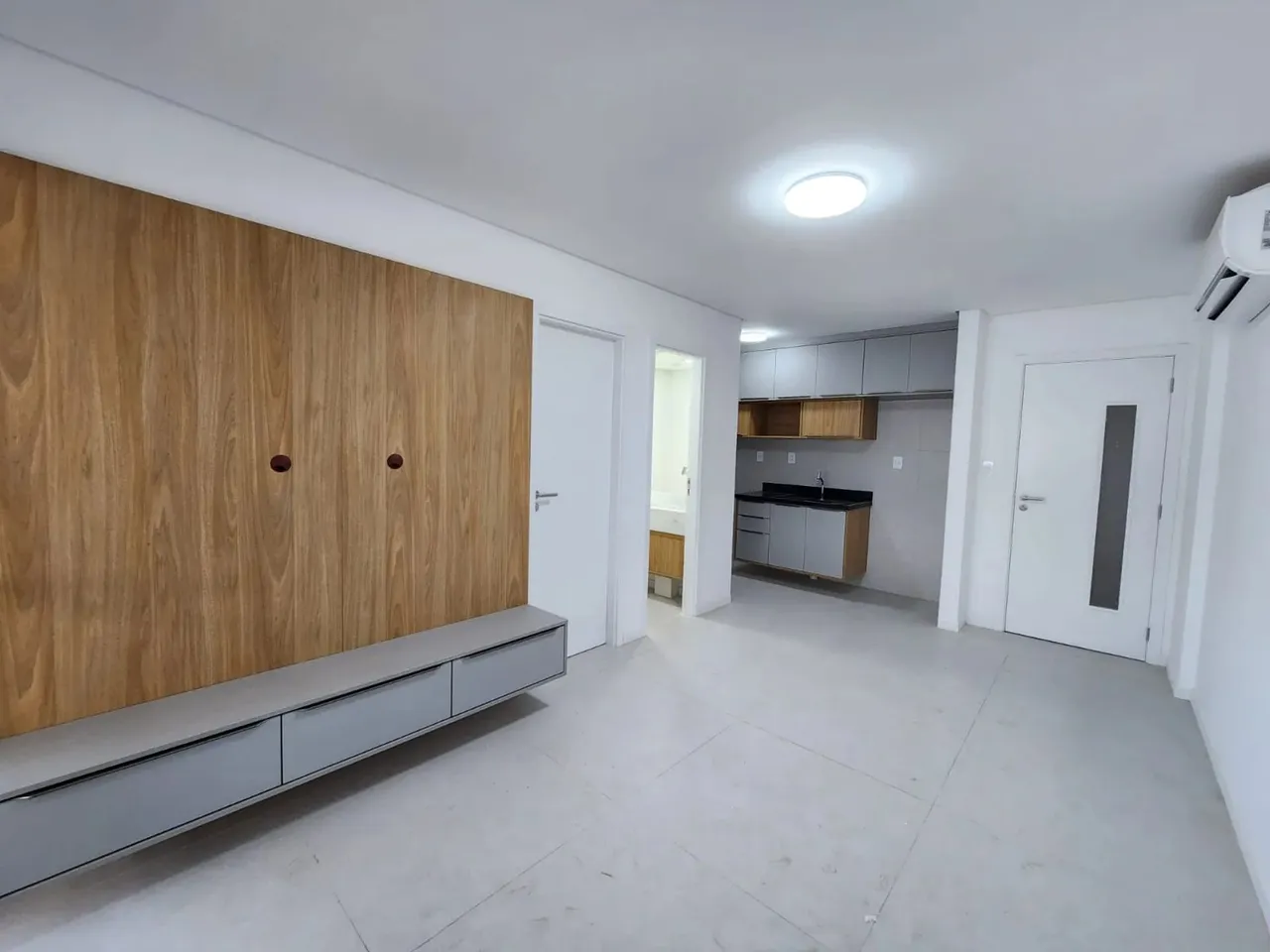 Imóvel para aluguel tem 49 m², com 1 suíte mais lavabo em Alphaville I - Salvador - BA