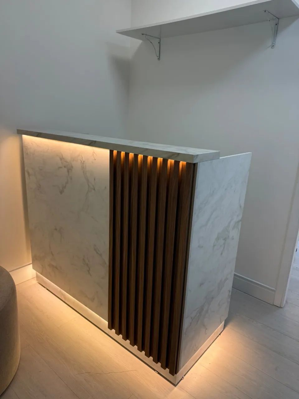 Balcão para recepção com led  - Foto 2