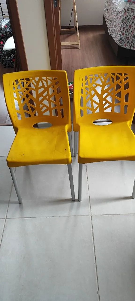 Cadeiras Plástica Chique - Bem Conservadas - Foto 3