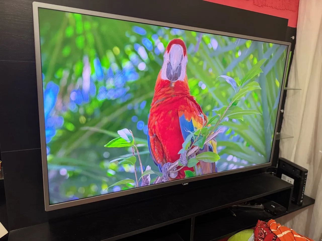 Televisão PHILIPS. Modelo 50PUG6513/78 - Foto 3