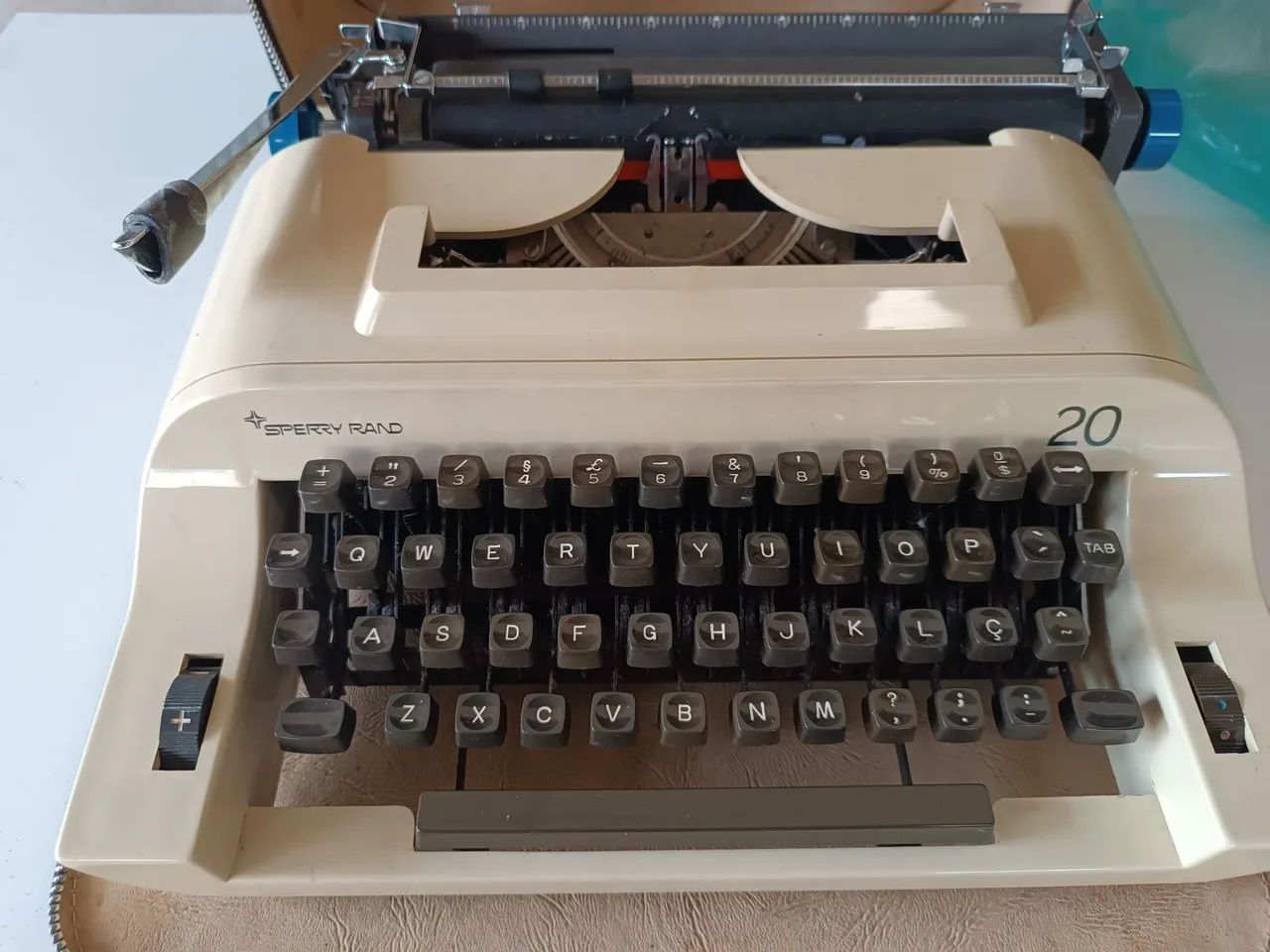 Máquina de escrever antiga  - Foto 2