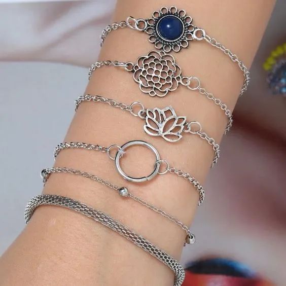  Kit com 6 Pulseiras Prateadas