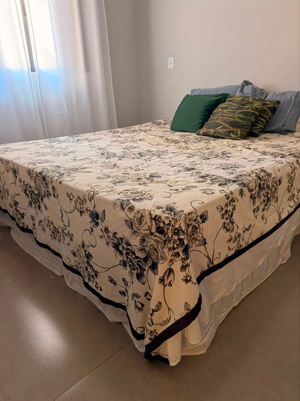 VENDE-SE CAMA KING SIZE COM COLCHÃO - Foto 3