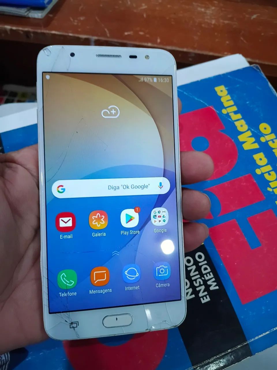 Samsung 7 prime. So 100$. Entrego.
